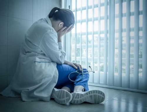 El costo invisible del cuidador: el trauma vicario