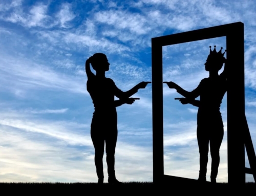 Personalidades egocéntricas: comprensión profunda de un raso complejo